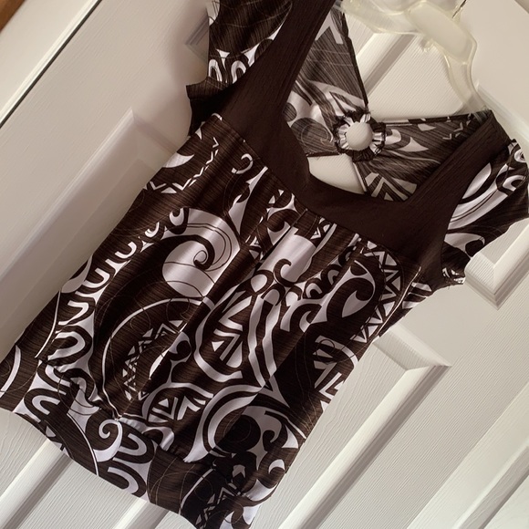 Top - Picture 3 of 4